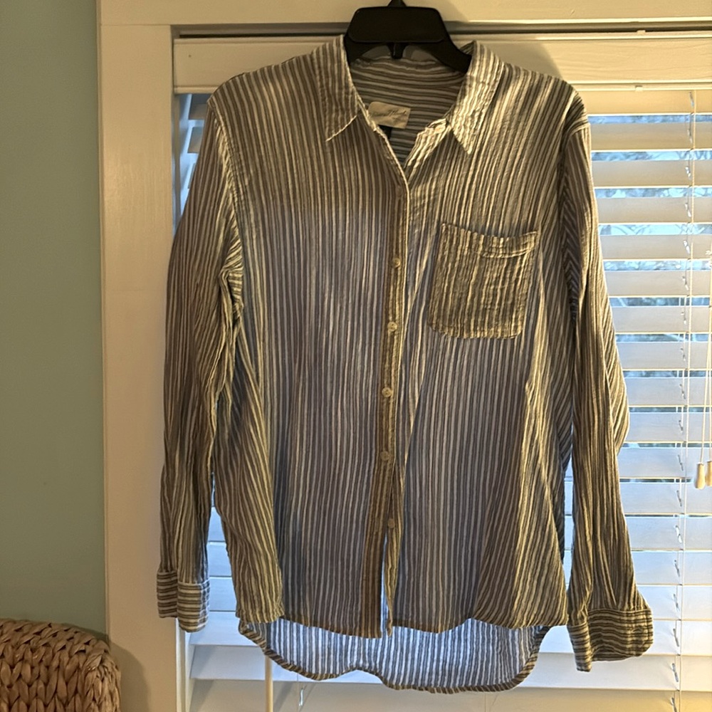 Universal Threads Buttondown